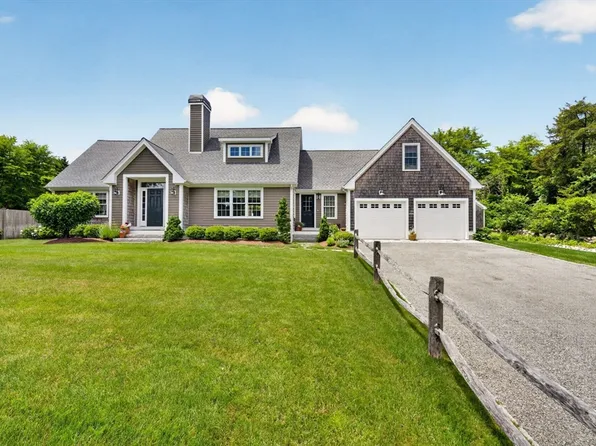 7 Ledgemont Ln, Dartmouth, MA 02748