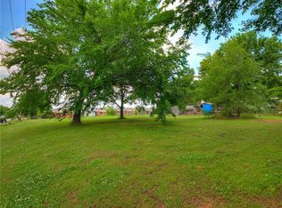 923 W Maple St, Tecumseh, OK 74873