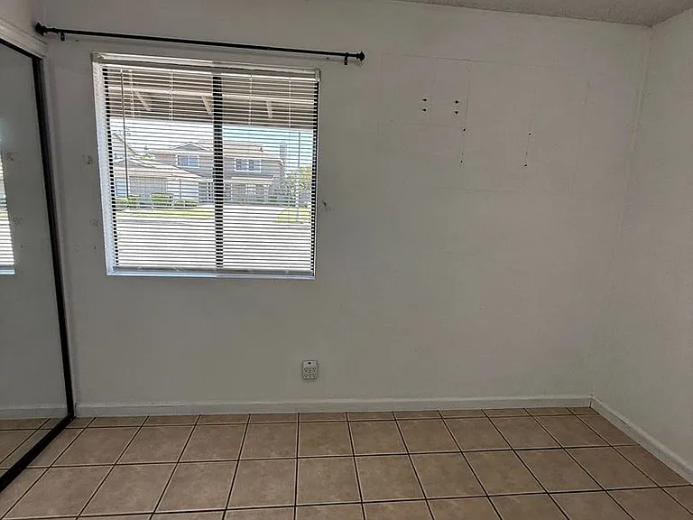 1153 E Foster Rd #A — Photo 15