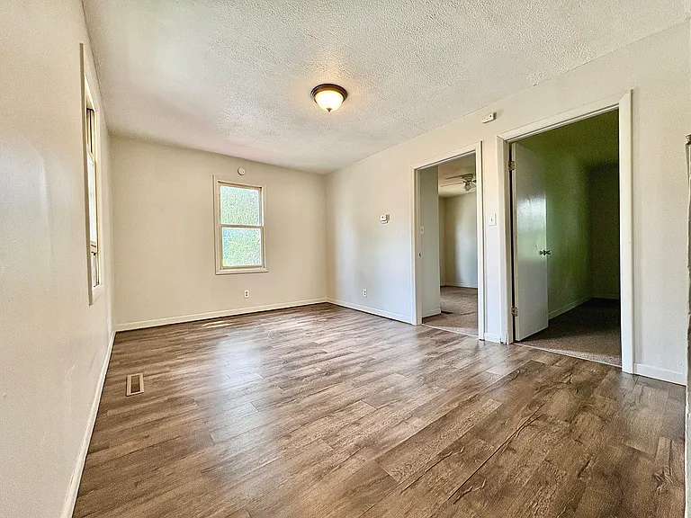 1335 E Dubail St #1/2 — Photo 4