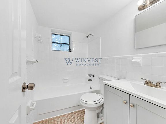3rd image of 447 NE 125th St APT 18
