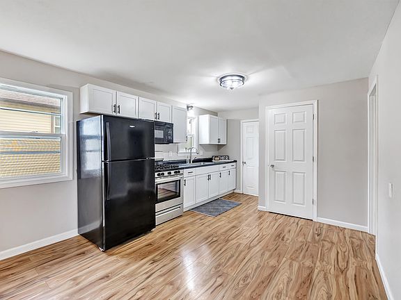 5th image of 1251 Reber St