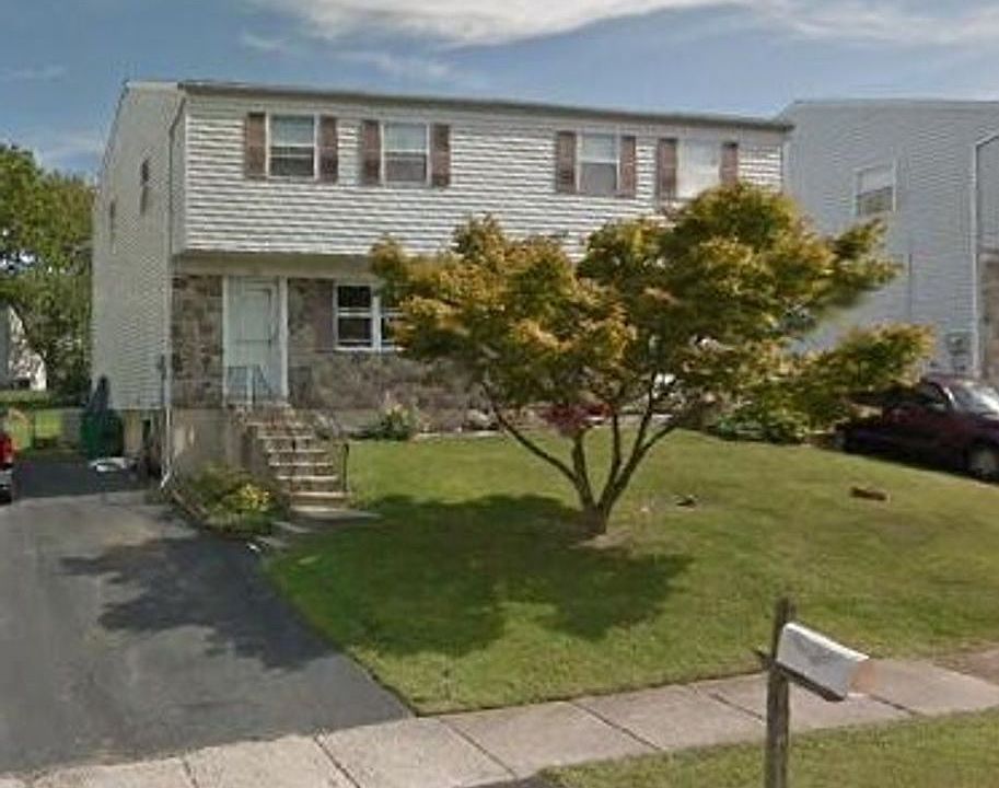 1st image of 727 Holly Dr