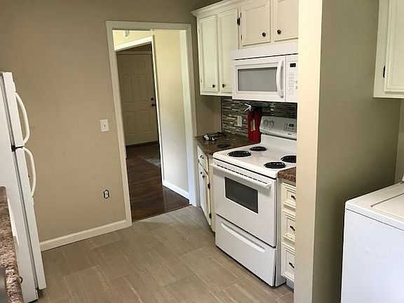 3rd image of 511 Overstreet Dr