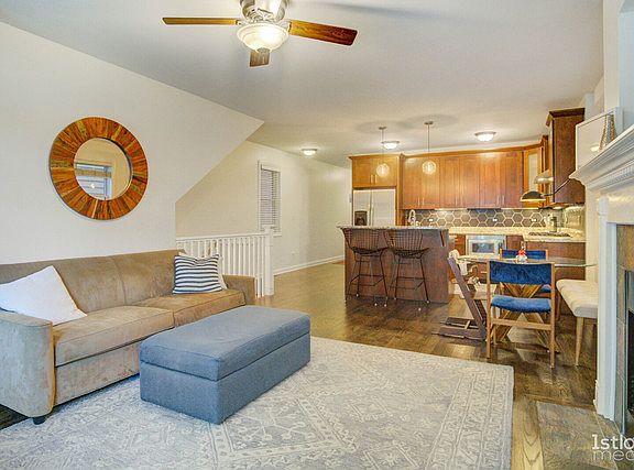 4th image of 2423 W Cortland St #1