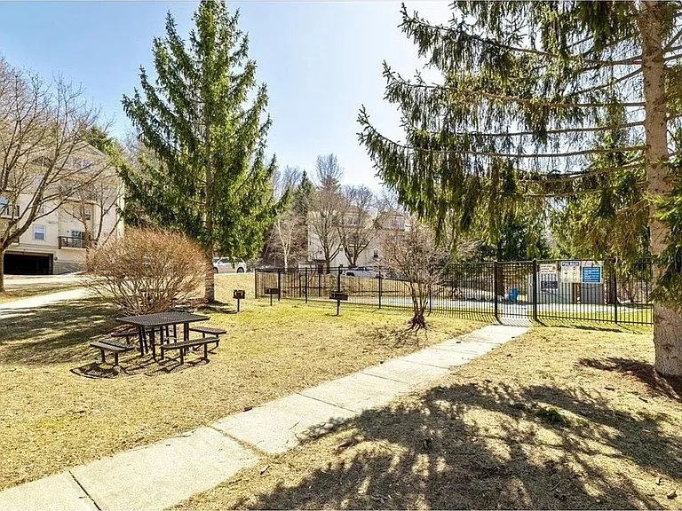 301 Hildred Dr #301 — Photo 13