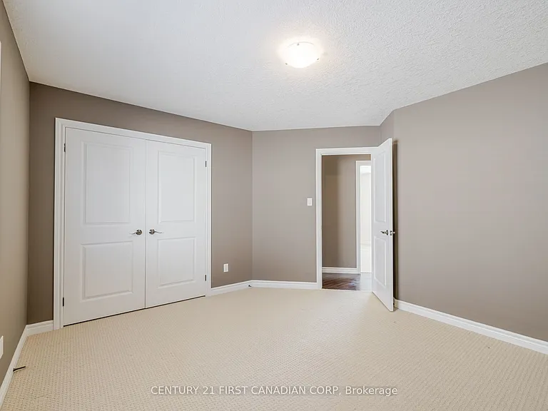 1690 Beaverbrook Ave — Photo 27