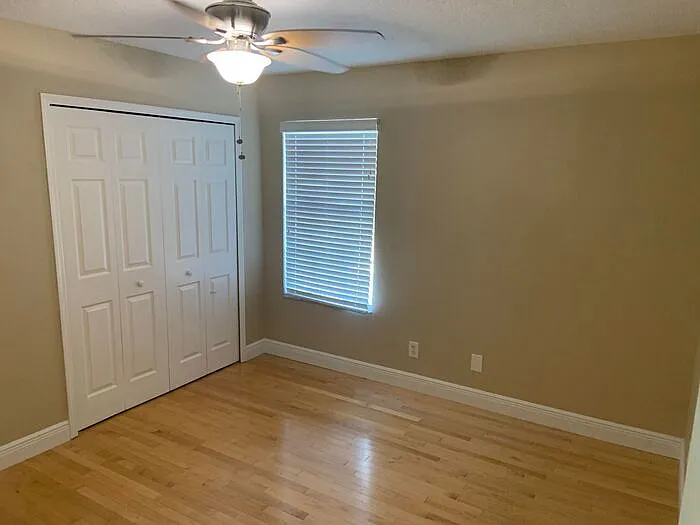 4527 Riverton Dr — Photo 6