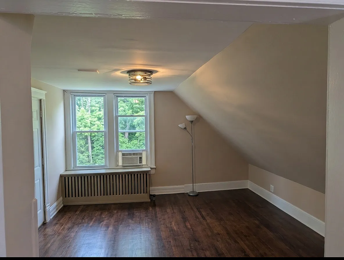 2 bed, 1000 sqft, $1,950 — Photo 4