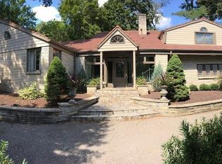 11 Woodland Dr, Pittsburgh, PA