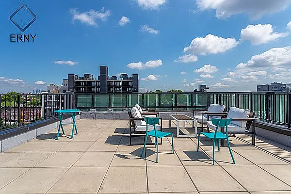 Rented by ERNY LLC | media 32