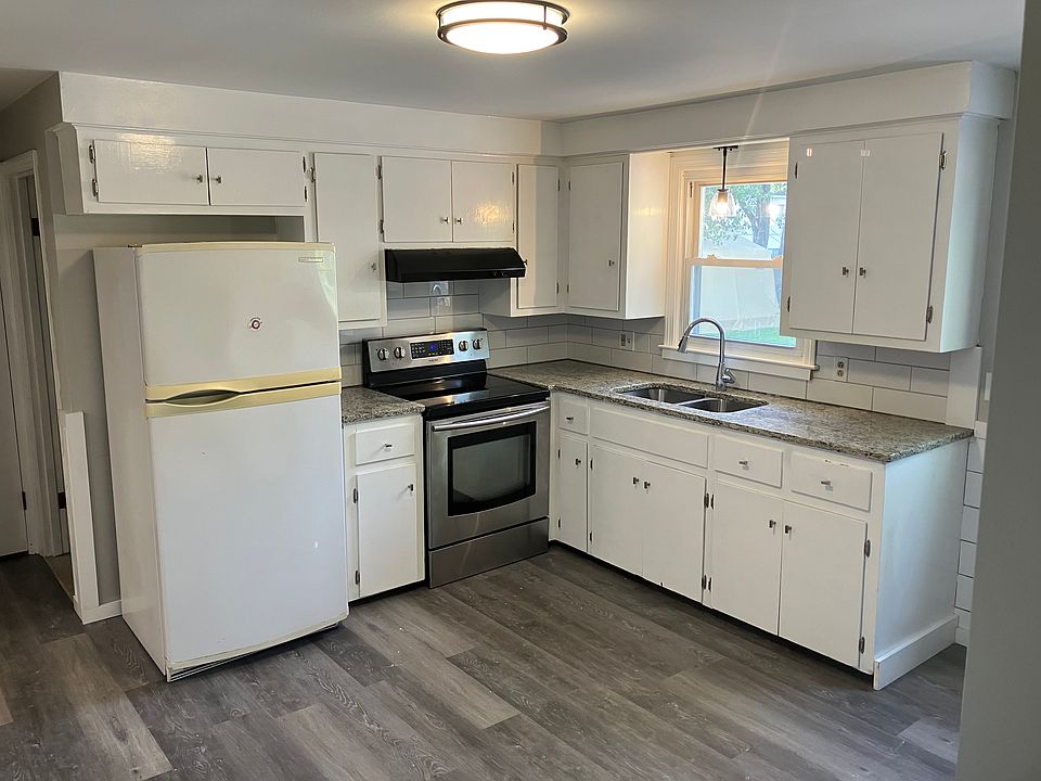 1st image of 82 Cowesett Ave #80