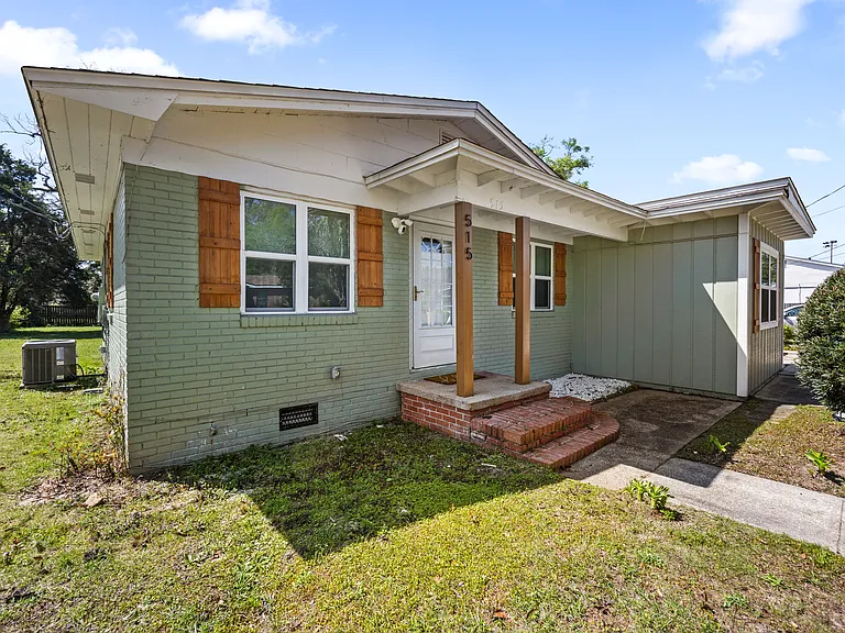 515 E Scott St — Photo 42