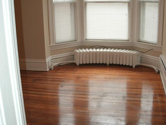 4th image of 695 Ohio St #3