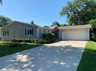 1923 Calvin Ave, Iowa City, IA 52246