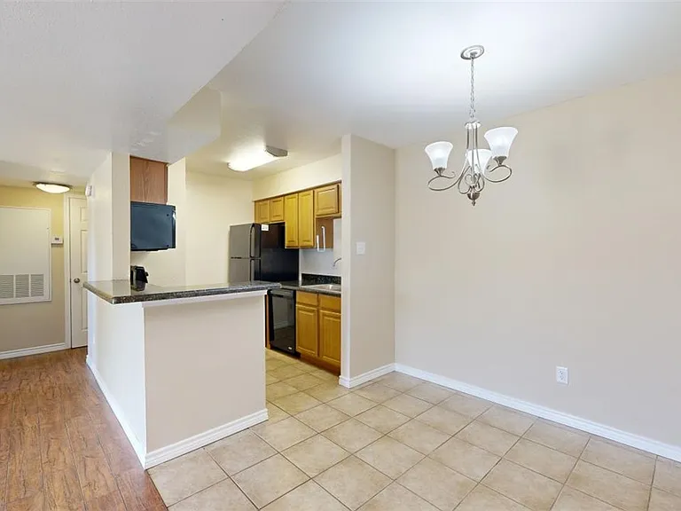 904 University Oaks Blvd #97 — Photo 6