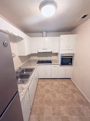 656 49th St Photo 1