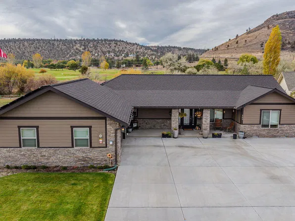 209 SW Meadow Lakes Dr, Prineville, OR 97754