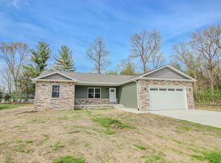 250 E Pine St, Wheatfield, IN 46392