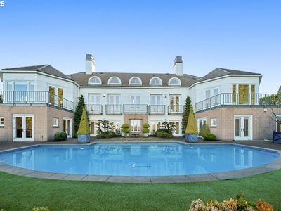 1131 Skyland Dr, Lake Oswego, OR, 97034