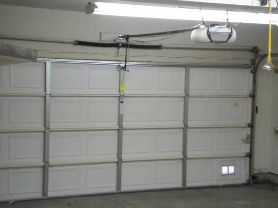 1st image of 1174 W Philadelphia Ave