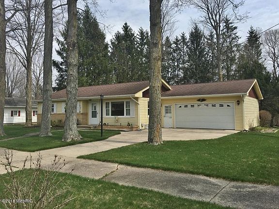 2nd image of 917 Lilac Ave