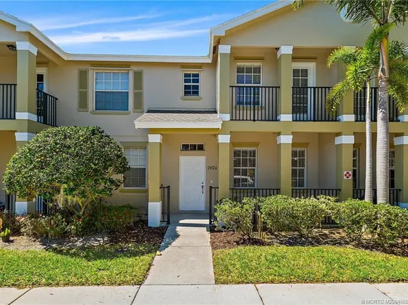 2074 SE Glen Ridge Dr, Port Saint Lucie, FL 34952