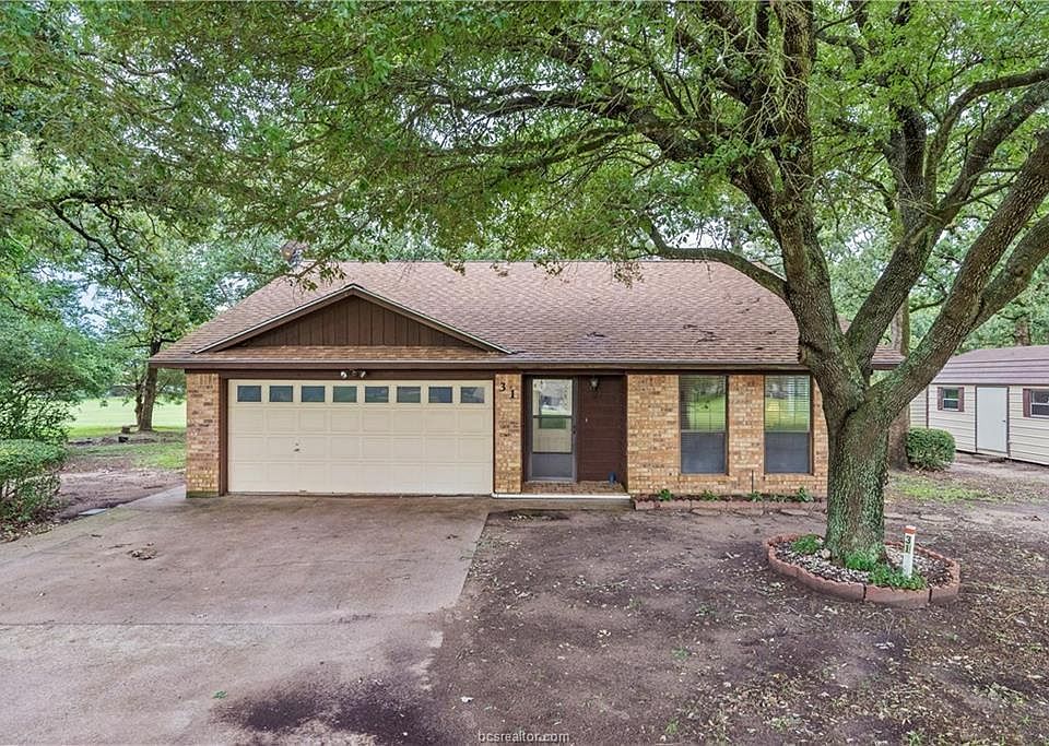 1st image of 31 Patio Dr