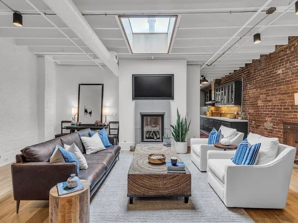 55 E Main St APT 208, Chattanooga, TN 37408