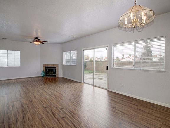 4th image of 5051 N Laguna Dr