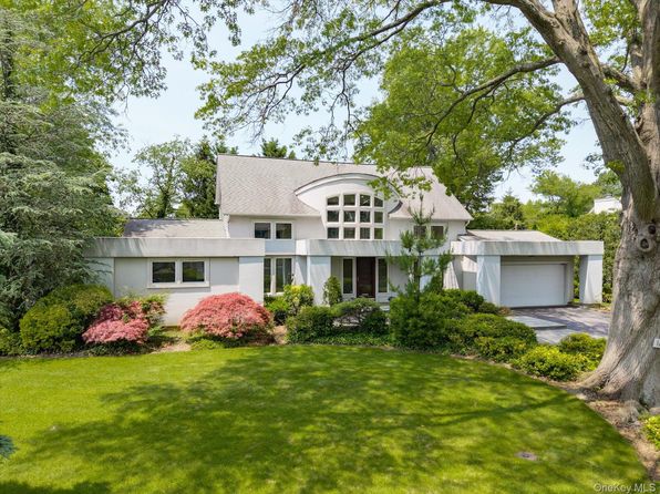 16 Polo Field Ln