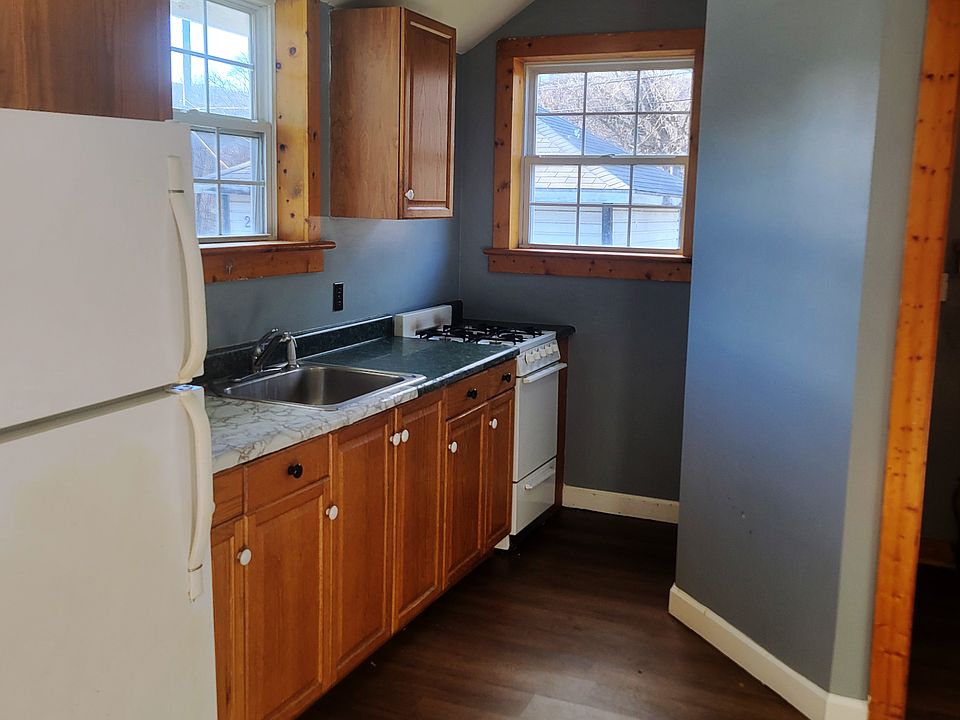 2nd image of 181 Ulster Ave #1