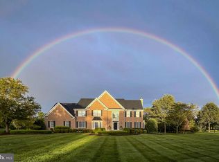 20 Hunters Ridge Dr, Pennington, NJ 08534