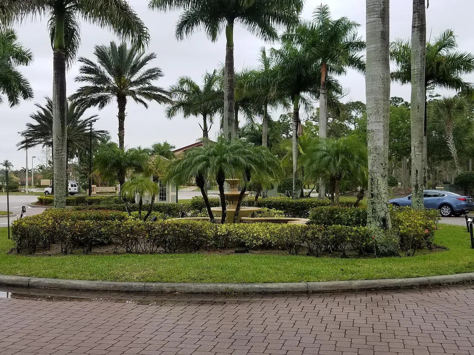 3 bed, 2.0 bath, 1306 sqft, $2,395 — Photo 3