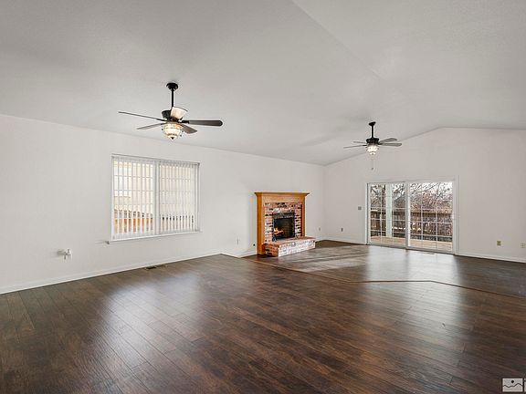 4th image of 1619 Golddust Dr