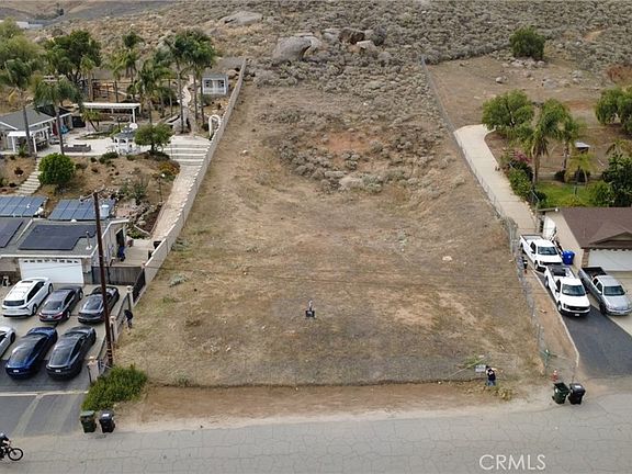 2nd image of 3829 Scenic Dr #4