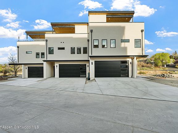 4th image of 2398 Ridge Cir #B