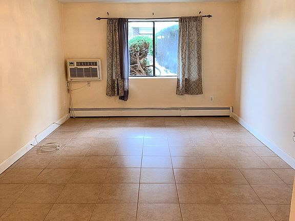 4th image of 262 E Haverhill St APT 2