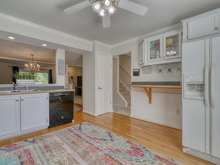 18 Collis Ct — Photo 6