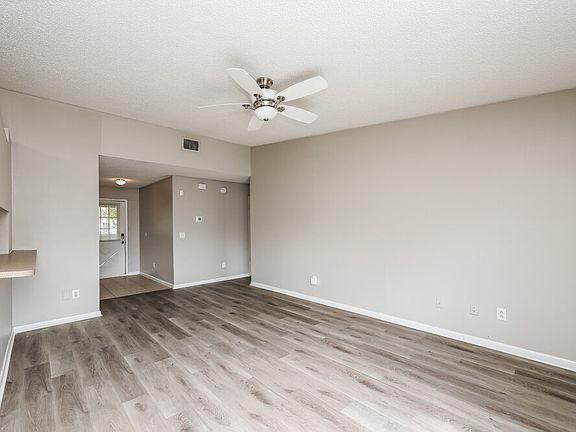5th image of 317 Regal Park Dr