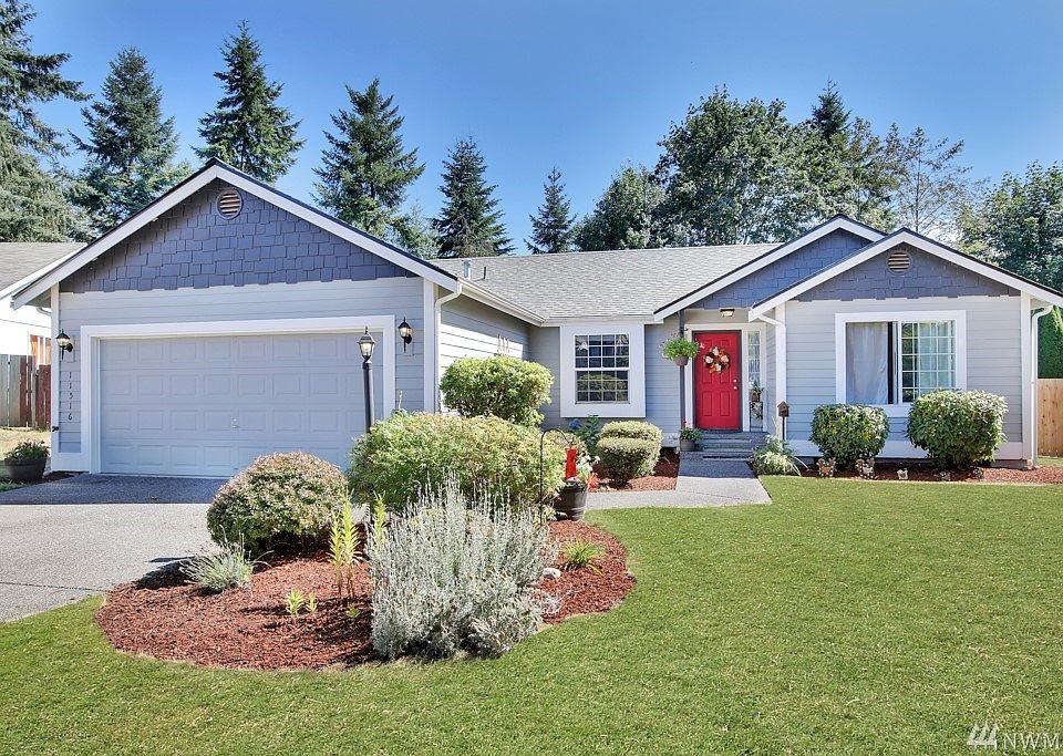 WELCOME TO THIS VERY SWEET RAMBLER IN A COMMUNITY WITH NO HOA!