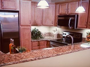 5404 Balboa Arms Dr UNIT 352, San Diego, CA 92117