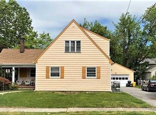 61 Voorhees St, Teaneck, NJ 07666