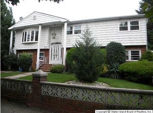 571 Foster Rd, Staten Island, NY 10309