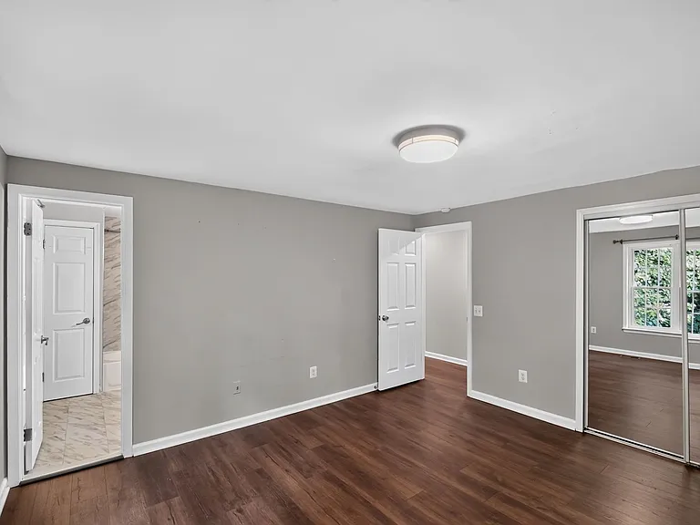 6176 Martins Landing Ct — Photo 15