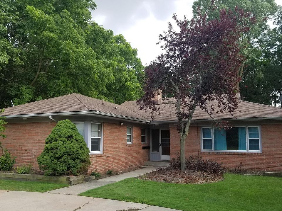 1st image of 128 Whitehills Dr APT 2