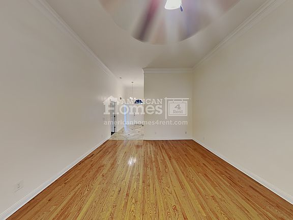2nd image of 1779 E Broadway Aly