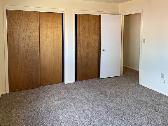 5th image of 1041 Ponderosa Way Unit B