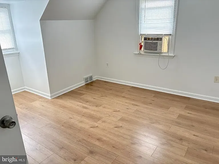 120 Overhill Ave — Photo 16