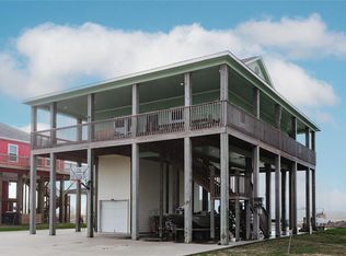 1111 Mabry St, Gilchrist, TX 77617